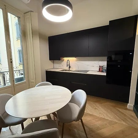 Appartamento Lusso In Palazzo D'epoca Milano