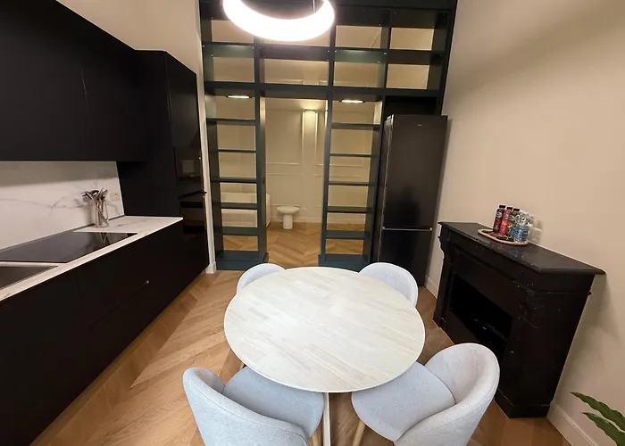 Luxury Design 1br 1ba High Ceilings Apartment Milan