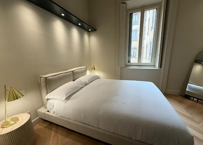 Luxury Design 1br 1ba High Ceilings Apartment Milan