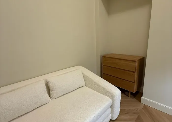 Apartment Luxury Design 1br 1ba High Ceilings *